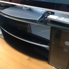 黒いガラスのテレビ台