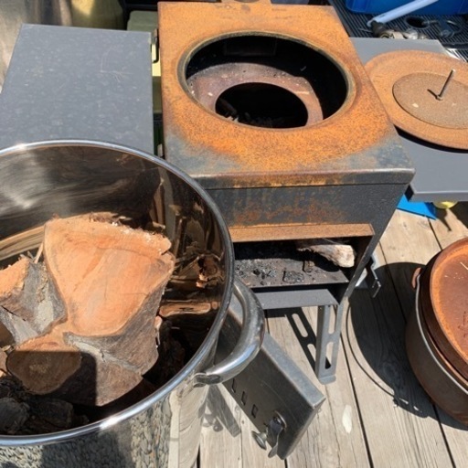 ストーブ、ダッチオーブン、トライポットセットで