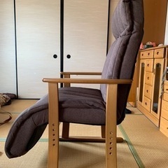 4段調整の椅子