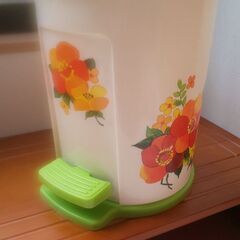 （決まりました）昭和レトロの可愛い花柄のゴミ箱です🍀5月末迄