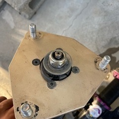 プリウスzvw30フロント車高調