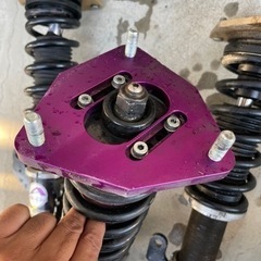 プリウスzvw30フロント車高調