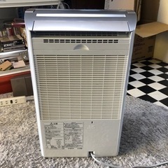 【リサイクルサービス八光　田上店　安心の1か月保証】パナソニック Panasonic F-YC120HMX-N [ハイブリッド式 衣類乾燥除湿機 シルキーシャンパン]