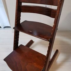 STOKKEのトリップトラップチェア