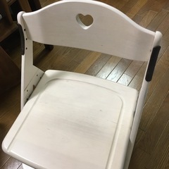 【取引中】ハートが可愛い♪イトーキ学習椅子　木製　ホワイト　白