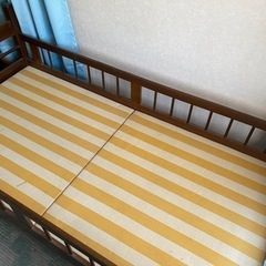 取りに来てくれる方限定　木製シングルベッド