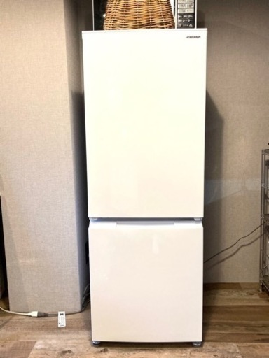 【引き取り決定】【ほぼ新品】SHARP 冷蔵庫 179L 両開き(付替え) 2021年製
