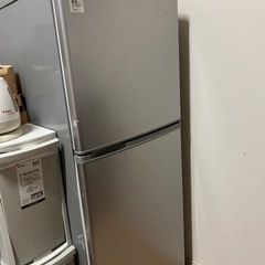 サンヨー　冷蔵庫　137L