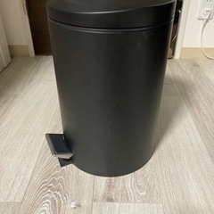 【受渡決定】ゴミ箱(未使用、蓋付き、ペダル式)