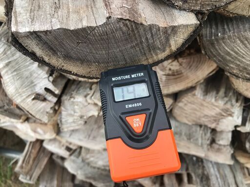 薪ストーブキャンプ広葉樹 薪割済のニセアカ薪 1棚 今すぐに使えます① 薪ストーブキャンプ広葉樹 薪割済のニセアカ薪 1棚 今すぐに使えます②