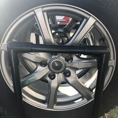 スタッドレスタイヤ　アルミホイール、保管ラック付き　値下げしました