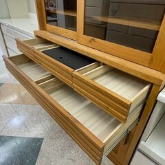 ⭐河口家具 2面食器棚 ✨定価￥175,200✨ おしゃれな木目 スライド式  収納力抜群！！⭐
