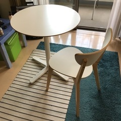 IKEAダイニングテーブル　椅子1脚付き
