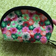 ベトナム製　刺繍ポーチ