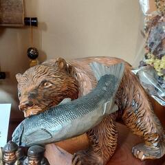 木彫りの熊の置き物