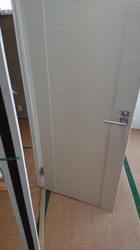 室内ドア★美品★開き戸(約2060×690)木目白   ★最後の1枚●受付中● 室内ドア☆美品☆開き戸(約2060×690)木目白 ☆最後の1枚○受付中○