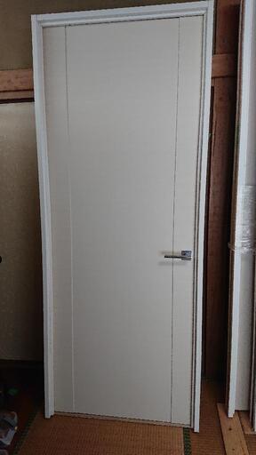 室内ドア★美品★開き戸(約2060×690)木目白   ★最後の1枚●受付中●