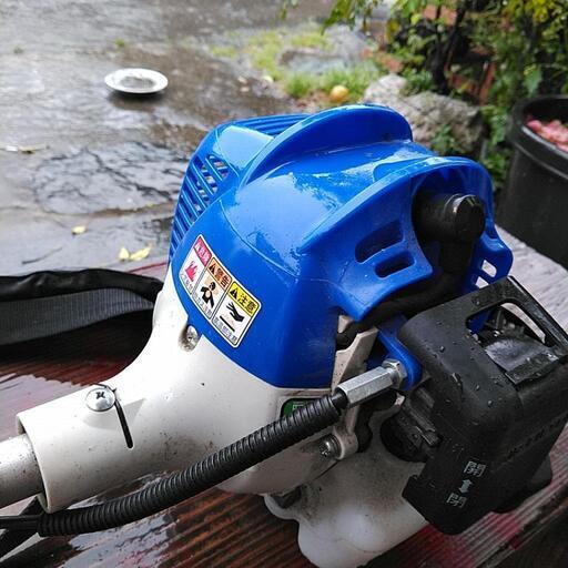 車のパーツ 草刈り機です新品同様ですよ。