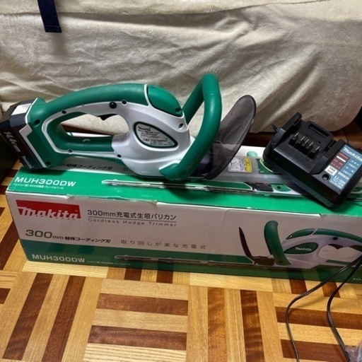 マキタ 充電式生垣バリカン MUH352DS 値下げしました‼︎
