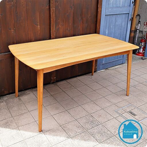 IDC OTSUKA(大塚家具)にて取り扱われている人気シリーズ"シネマ"のダイニングテーブル 1500です。北欧スタイルのデザインとオーク無垢材のナチュラルな質感がポイントの4人用食卓です♪CC425