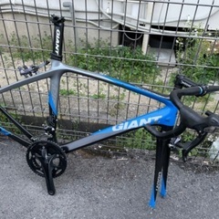 ロードバイク　カーボンフレーム　105 コンポ付き