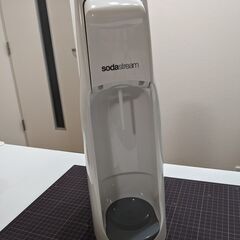 SodaStreamソーダメーカーとガスシリンダー(中古)