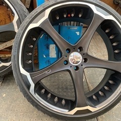 車　タイヤホイール　ジオバンナ