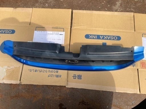 車のパーツ スバル インプレッサ WRX STI GC8 フロントグリル 爪割れなし