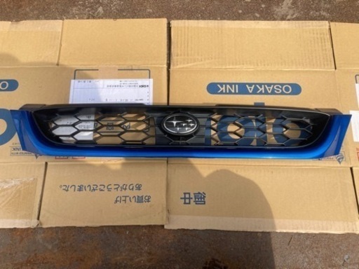 車のパーツ スバル インプレッサ WRX STI GC8 フロントグリル 爪割れなし