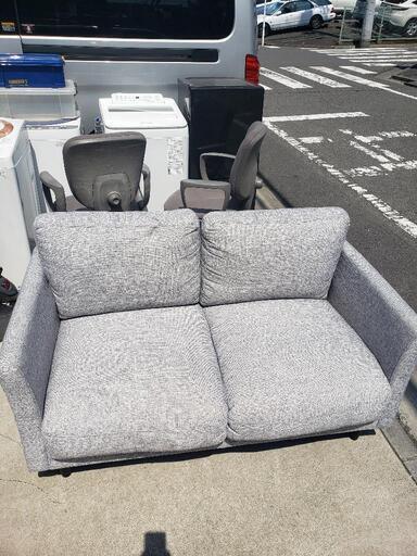 ☆美品☆ニトリ 2人掛けソファ グレー 2S SOFA LOWYEN2 W/CUSHON