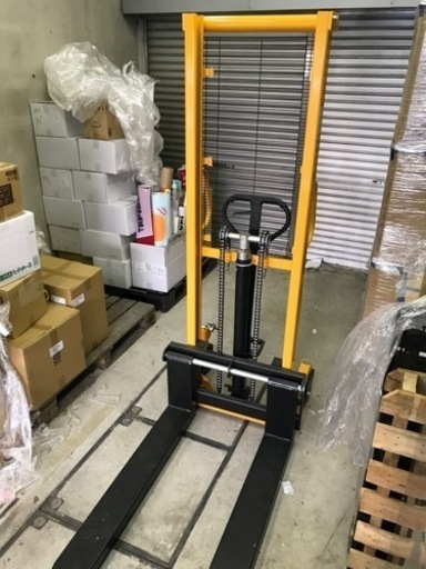 油圧式手動フォークリフト　最大積載量1500kg