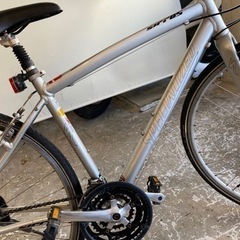 SPECIALIZED sirrus】700×28c 24段変速 クロスバイク シルバー