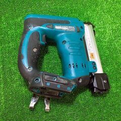 マキタ ST120DZ 充電式タッカー 14,4V 専用ケース+中古ステープル付