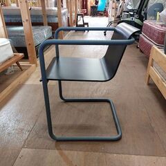 商談中4/17AMまで無印良品/ドイツ トーネット社　スチールパイプデスクL＆チェア　ダークグレー　【愛品倶楽部柏店】