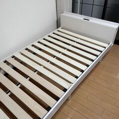 【ネット決済】すのこベッド　シングルタイプ　棚付きコンセント付き...