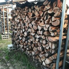 薪ストーブキャンプ広葉樹 薪割済、さくらんぼ 1棚 今すぐに使えます
