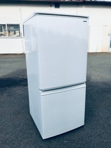 ③ET2427番⭐️SHARPノンフロン冷凍冷蔵庫⭐️2018年製