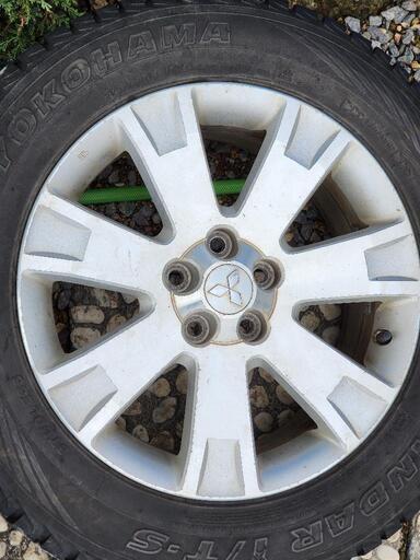 三菱純正アルミホイール 18インチ 225/65/18 冬タイヤ付き