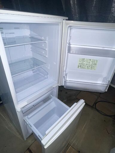 ●SHARP 冷蔵庫●23区及び周辺地域に無料で配送、設置いたします(当日配送も可能)●SJ-14Y-W 2013年製●SHA9A