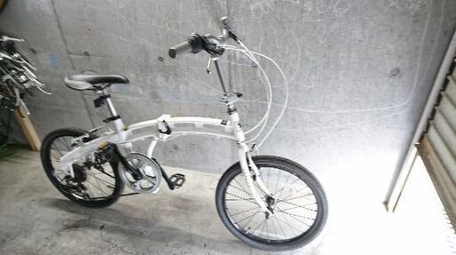 折りたたみ自転車中古 ドッペルギャンガー 外装6段変速 タイヤ20インチ カラーホワイト