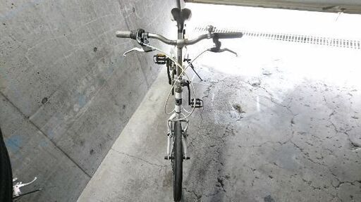 折りたたみ自転車中古 ドッペルギャンガー 外装6段変速 タイヤ20インチ カラーホワイト