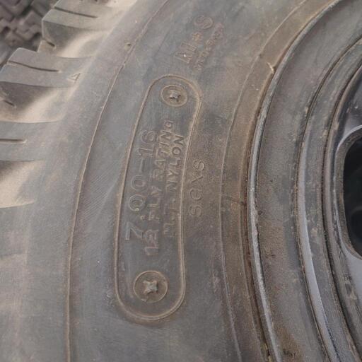 トラック 4トン 2トン スパイクタイヤ 6本 近々処分
