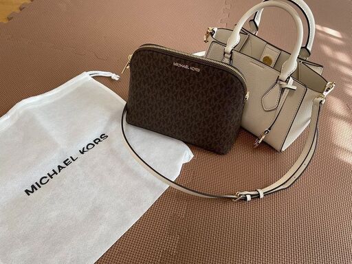 【新品同様】MICHAEL KORS　ショルダーバッグ　白　ポーチ付き　【未使用品】