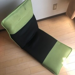 【ネット決済】ソフトな折りたたみ椅子横寝り可能