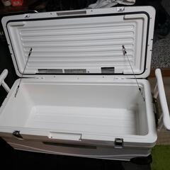 最高級 グレード 中古相場3万⬆SHIMANOリミデット45L 3面真空パネルクーラーボックス