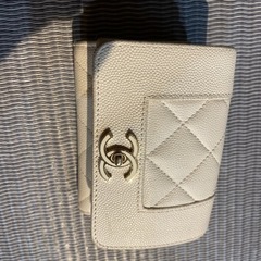 CHANEL シャネル　三つ折りコンパクト財布