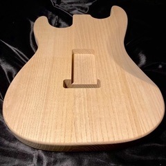 カナダ産アッシュ材 エレキギター ストラトキャスター ボディ アッシュ②