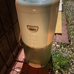 古いけど使える除湿機　差し上げます