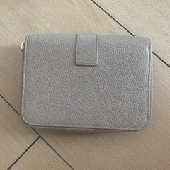 YSLの折りたたみ財布