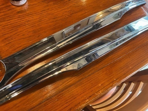 200系ハイエースボンネットガーニッシュ